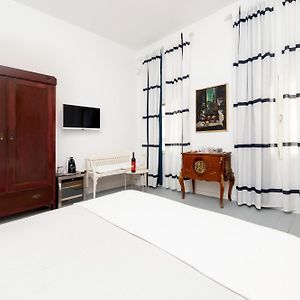 Apartments & Rooms Carera 6